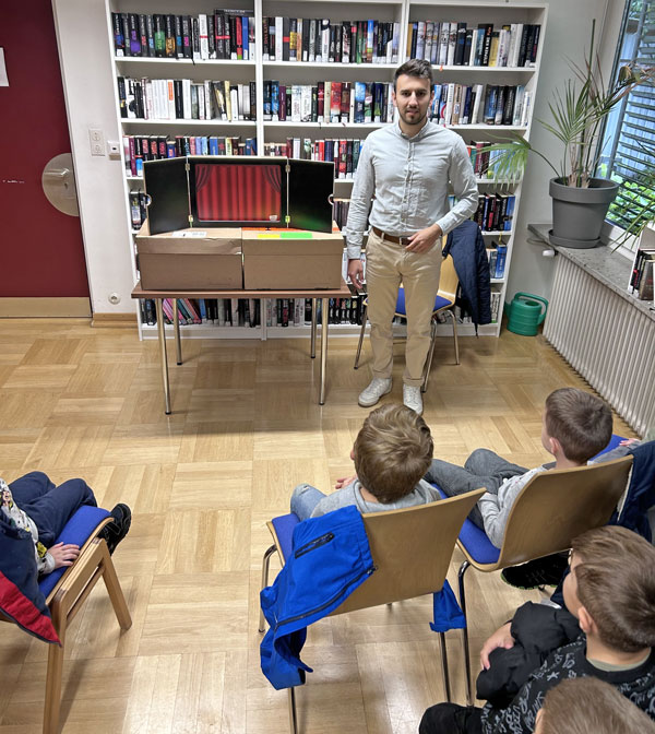 Herr Alaca Klasse 1